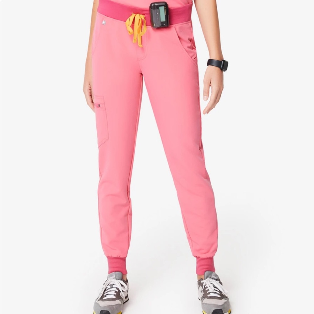 NWT FIGS Zamora Joggers Scrubs Pants in Neon Pink - Picture 5 of 11